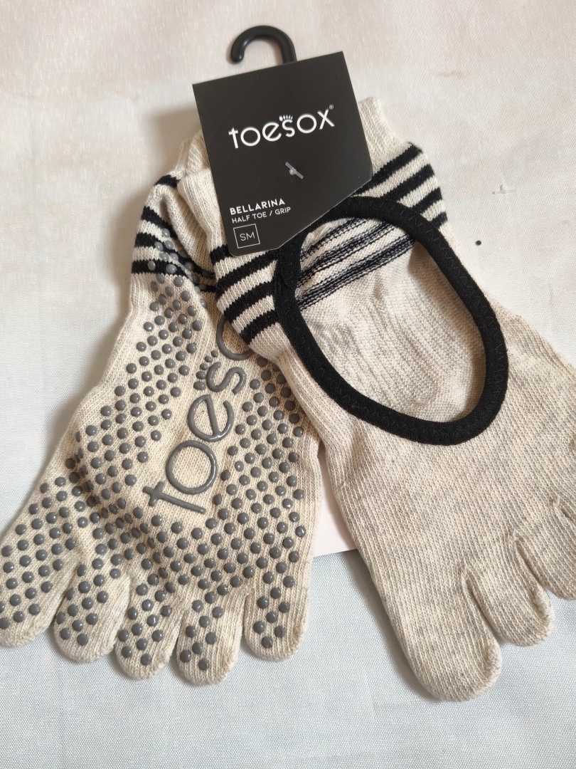 Toesox Yoga Five-Toe Socks Men - Yoga Mat review and price